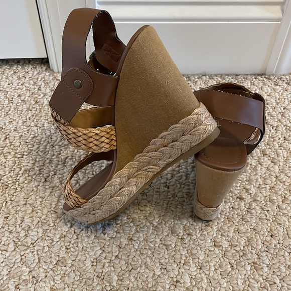 Wedge Sandals - Picture 3 of 9